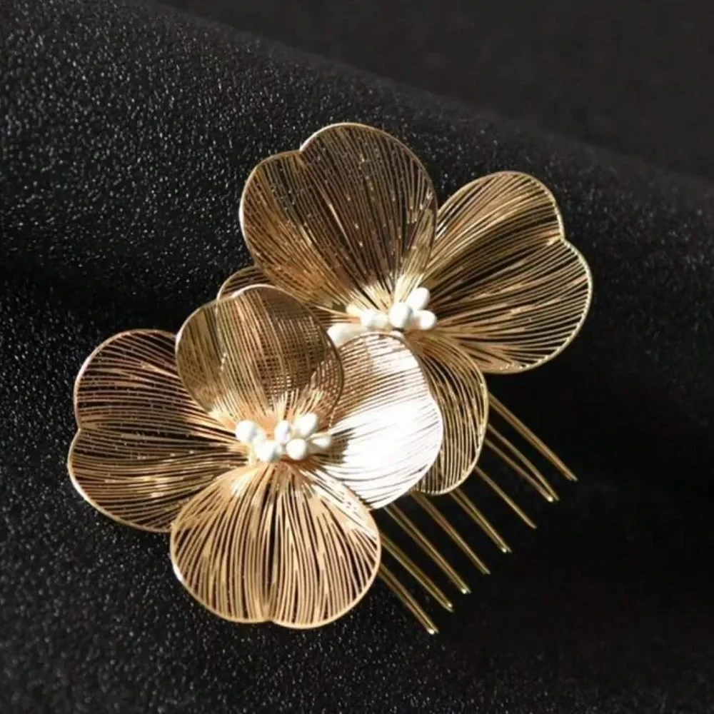 Gold Floral Hair Comb A1613